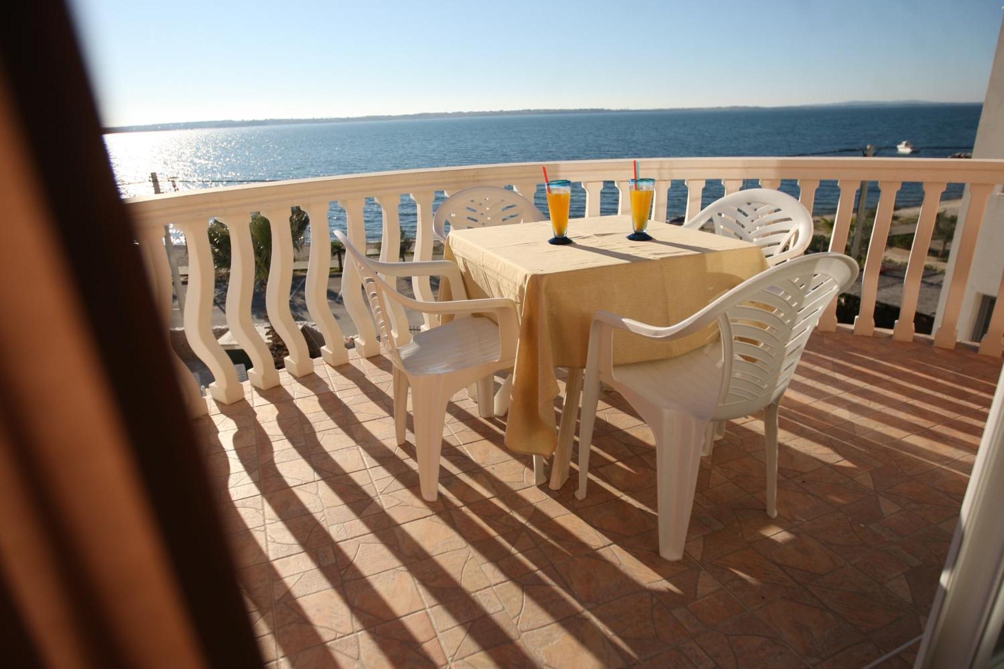 Sea View Apartments Nina Vrsi Habitación foto
