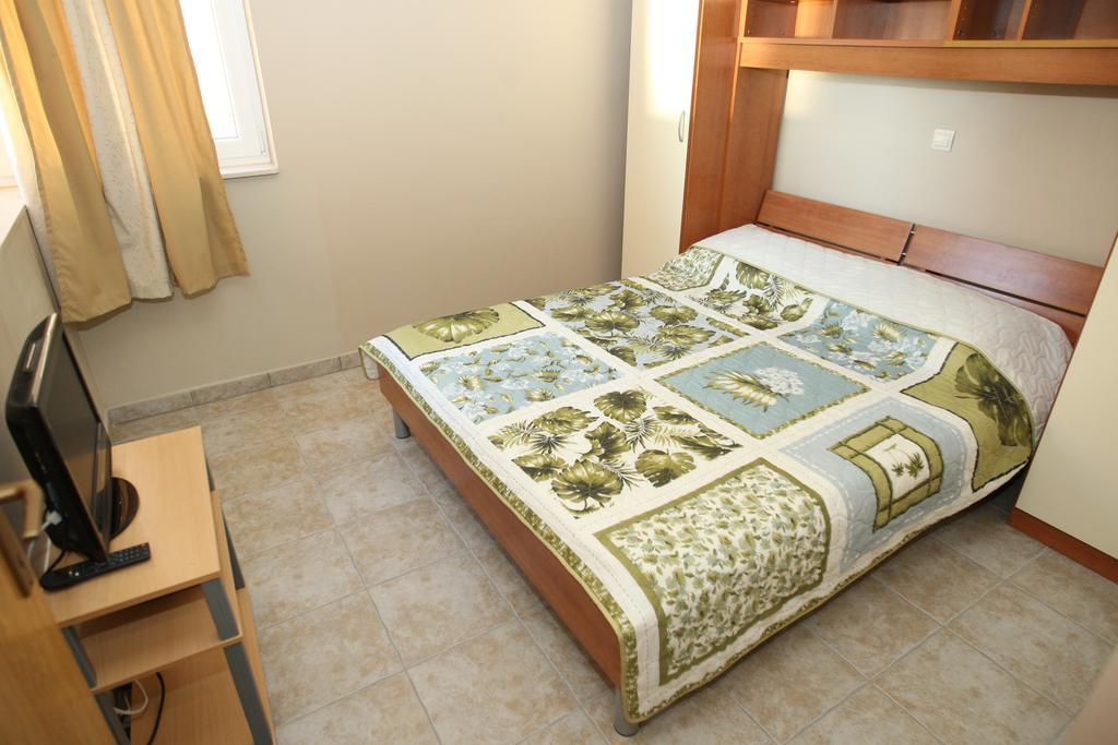 Sea View Apartments Nina Vrsi Habitación foto