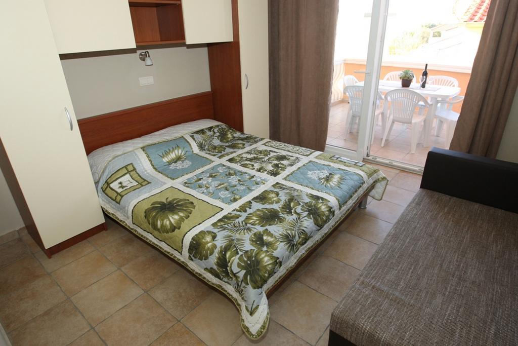 Sea View Apartments Nina Vrsi Exterior foto